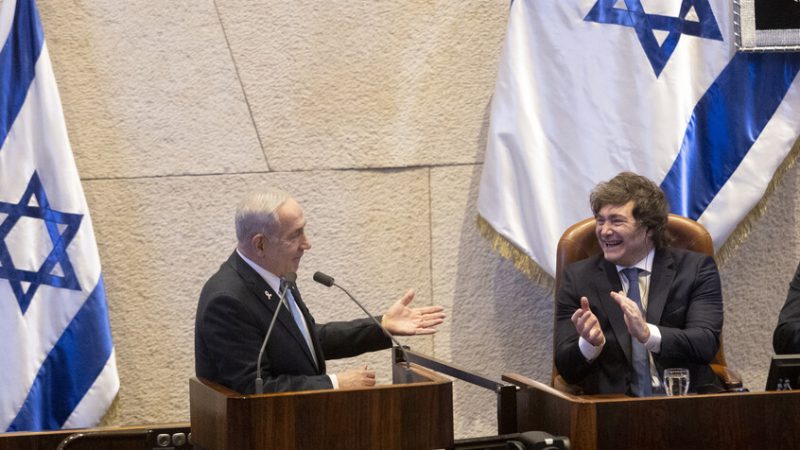 قراءة إسرائيلية في سبب “انهيار صديق نتنياهو”