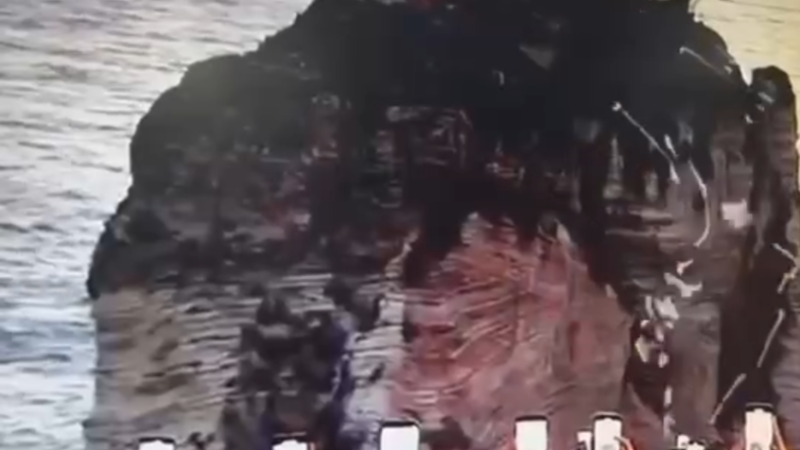 فعالية “حزب الله” حول صخرة الروشة الشهيرة تثير غضب رئيس الحكومة (صور +فيديوهات)