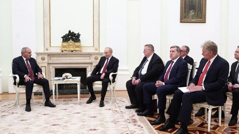 بوتين يلتقي باشينيان في الكرملين