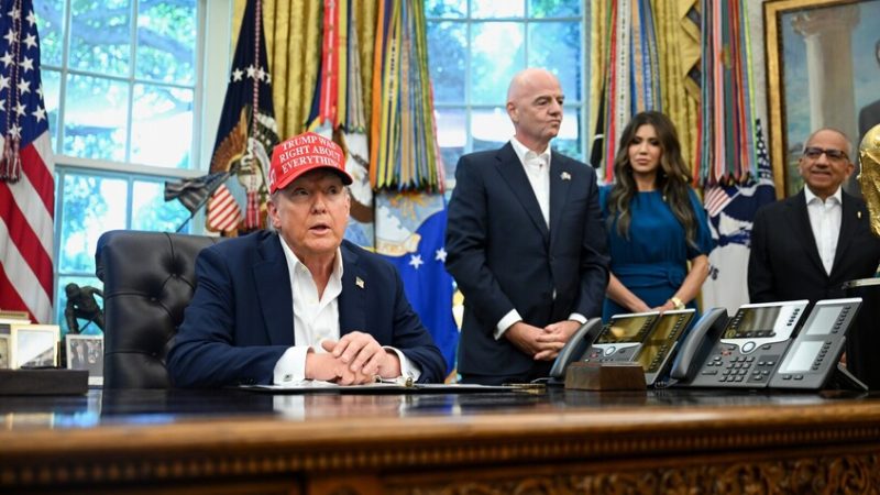 خلافات ترامب مع سياسات الهجرة تهدد مدن كأس العالم 2026.. وفيفا تلتزم الصمت