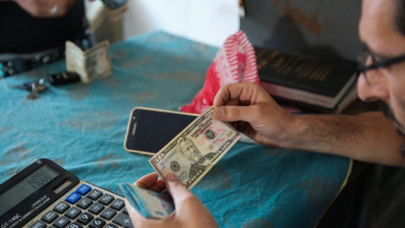 منحة سعودية قطرية لدعم الرواتب في سوريا