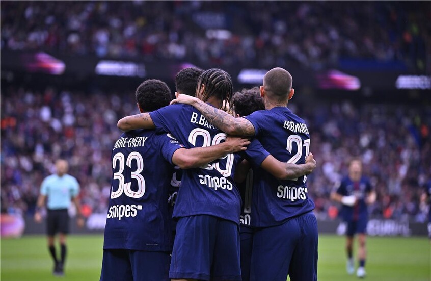 باريس سان جيرمان يتلقى ضربة موجعة قبل مواجهة برشلونة في دوري أبطال أوروبا