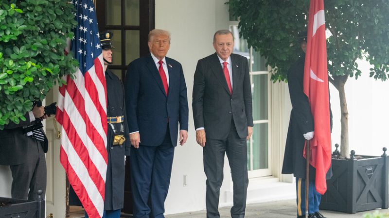 الكرملين يرد على تصريحات ترامب حول احتمال توقف تركيا عن شراء النفط الروسي: قرارها سيادي