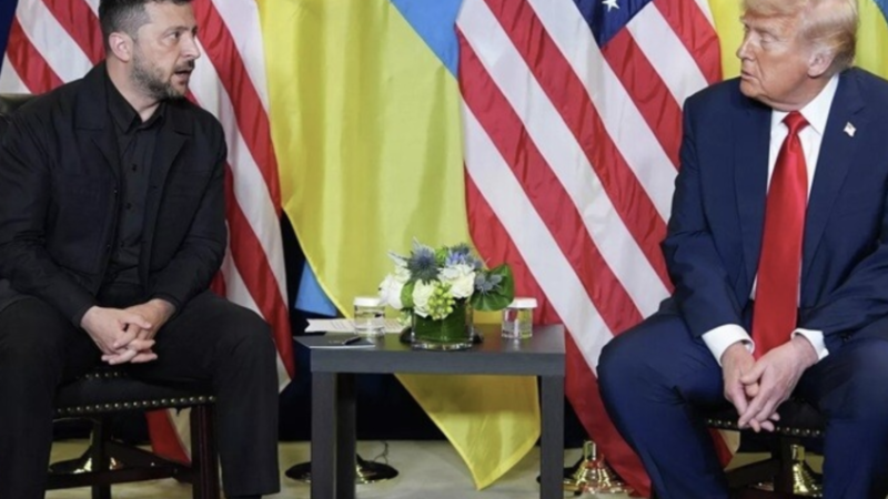 زيلينسكي يطلب من ترامب تزويد أوكرانيا بصواريخ “توماهوك” خلال لقائهما