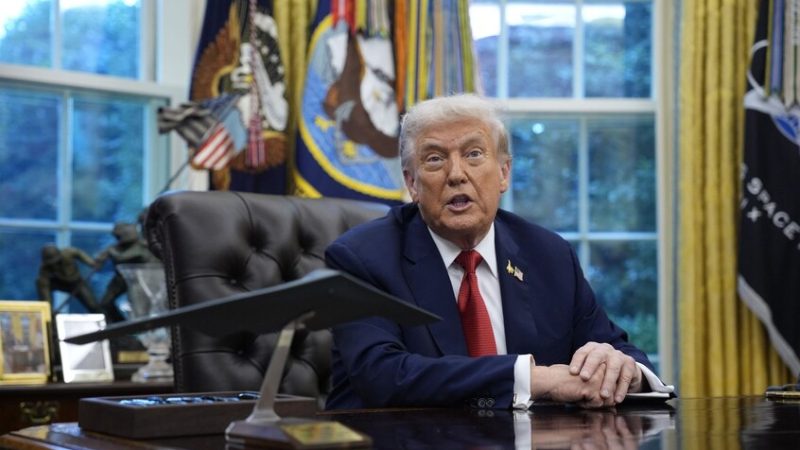 وول ستريت جورنال: ترامب منفتح على مسألة رفع القيود عن استخدام السلاح الأمريكي لضرب العمق الروسي