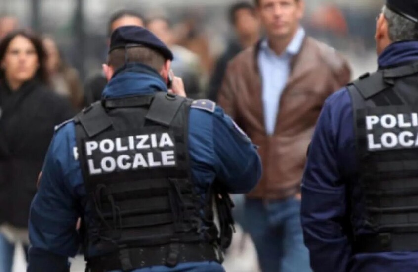 الشرطة الإيطالية تعثر على أكبر مصنع غير قانوني للسجائر