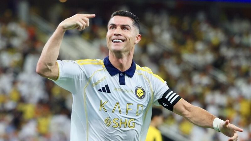 رونالدو يحطم رقم المغربي حمد الله في الدوري السعودي