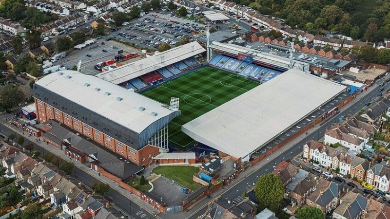 ليفربول ضيفا ثقيلا على كريستال بالاس اليوم.. التشكيلة والقنوات الناقلة