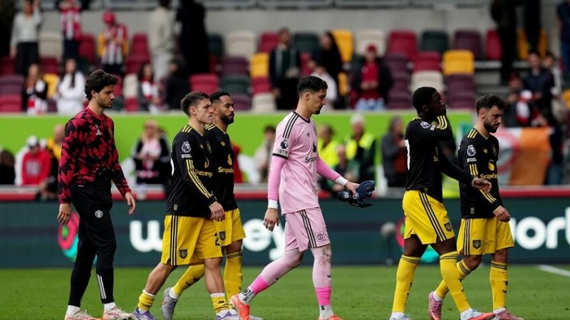 مانشستر يونايتد يتعرض لهزيمة مذلة خارج قواعده