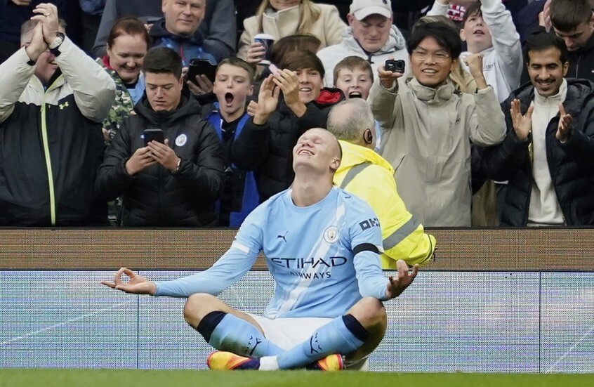 الوحش هالاند يتفوق على نجم مانشستر يونايتد السابق سولشير (فيديو)