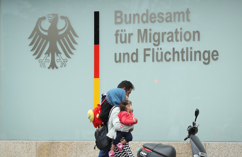 ألمانيا تبدأ محادثات مباشرة مع “طالبان” حول ترحيل الأفغان