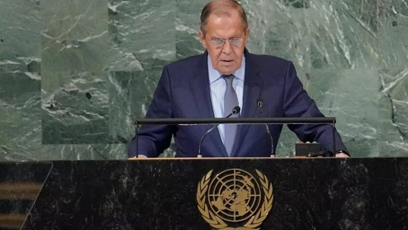 لافروف: المفوضية السامية لحقوق الإنسان رفضت الكشف عن أسماء “ضحايا” بوتشا للجانب الروسي