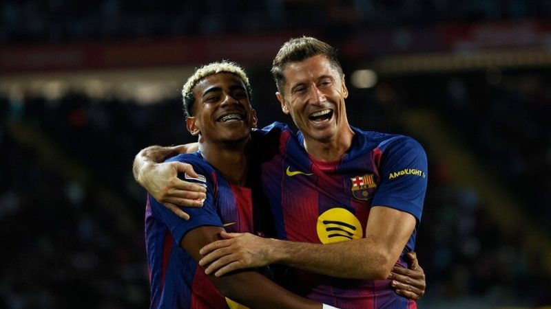 برشلونة يقلب الطاولة على سوسييداد وينتزع الصدارة من ريال مدريد (فيديو)