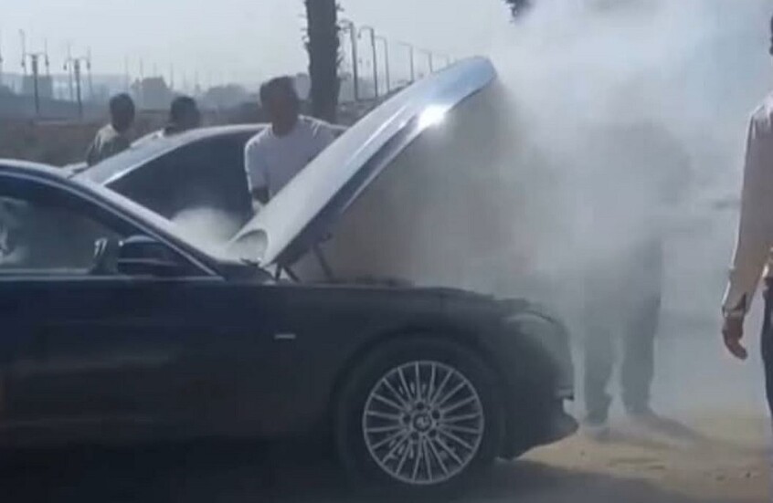 المصري أحمد شوبير ينجو من حريق بسيارته (فيديو)