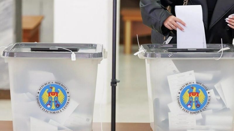 الرئيس المولدوفي السابق: حزب ساندو قد لا يعترف بنتائج الانتخابات بسبب تأخره عن منافسه