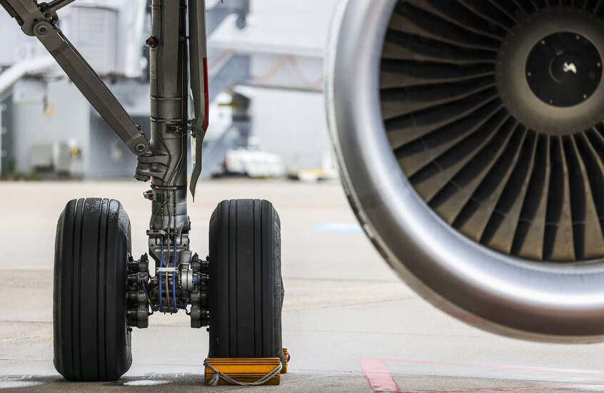 العثور على جثة في حجرة عجلات طائرة قادمة من أوروبا