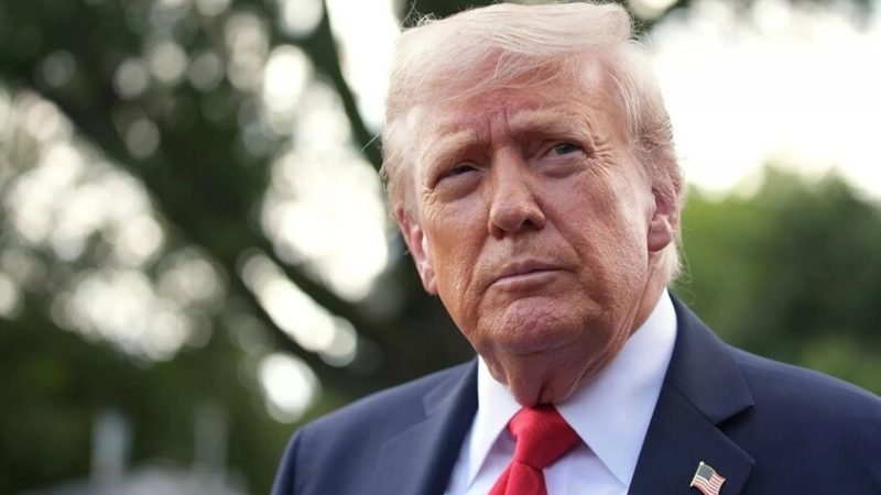 ترامب: وزارة العدل تحقق مع مدير مكتب التحقيقات الفيدرالي السابق كريستوفر راي