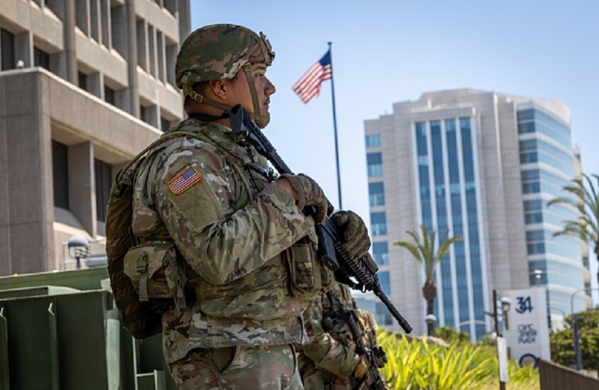 دعوى قضائية ضد ترامب وهيغسيث ووزيرة الأمن الداخلي لثنيهم عن قرار نشر الجيش في أوريغون