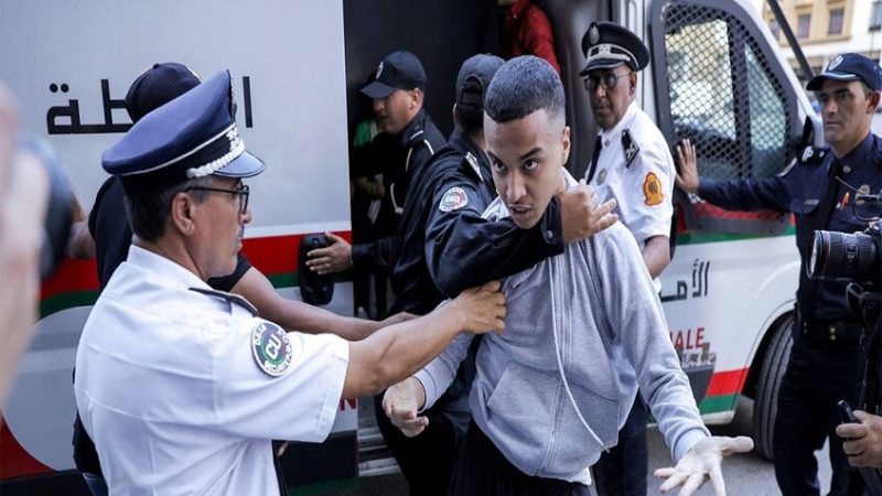 “المستشفيات قبل الملاعب”.. احتجاجات شبابية في المغرب ضد أولويات الحكومة (صور+فيديو)