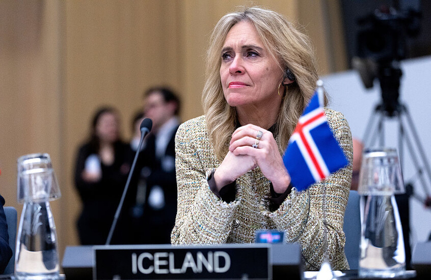 وزيرة خارجية آيسلندا باكية: ما يحدث في غزة تطهير عرقي (فيديو)