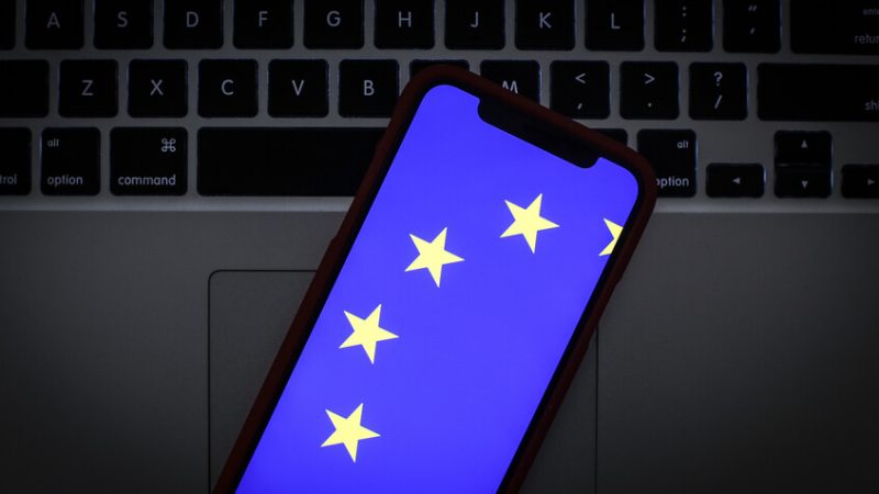 الاتحاد الأوروبي يتبع “الترويكا” الأوروبية ويقرر إعادة فرض بعص العقوبات على إيران