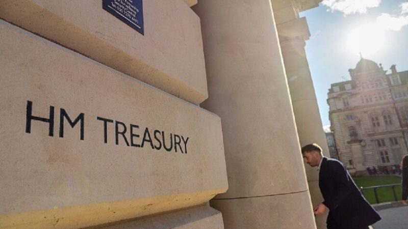 عقوبات بريطانية على وزارتي النفط والطاقة الإيرانيتين و71 هدفا مرتبطا بالبرنامج النووي