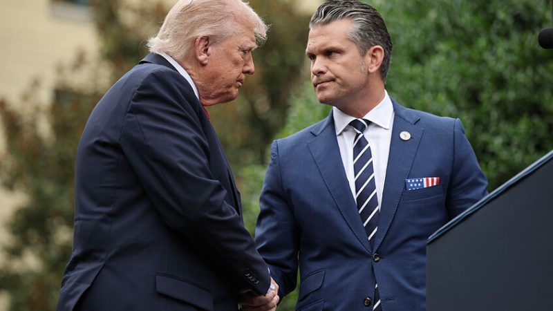 ماذا يحضّران؟.. ترامب وهيغسيث يجتمعان سرّاً بقادة الجيش الأمريكي وسط تكهنات بتحرك استراتيجي كبير