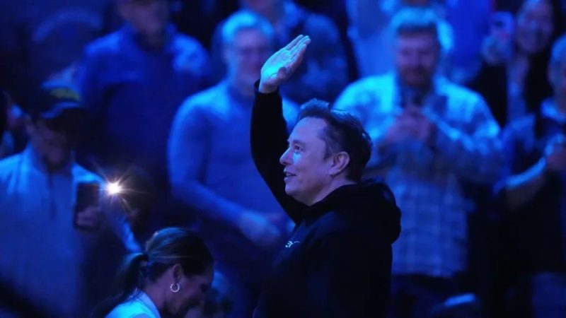 في انتظار أول “تريليونير” في العالم!