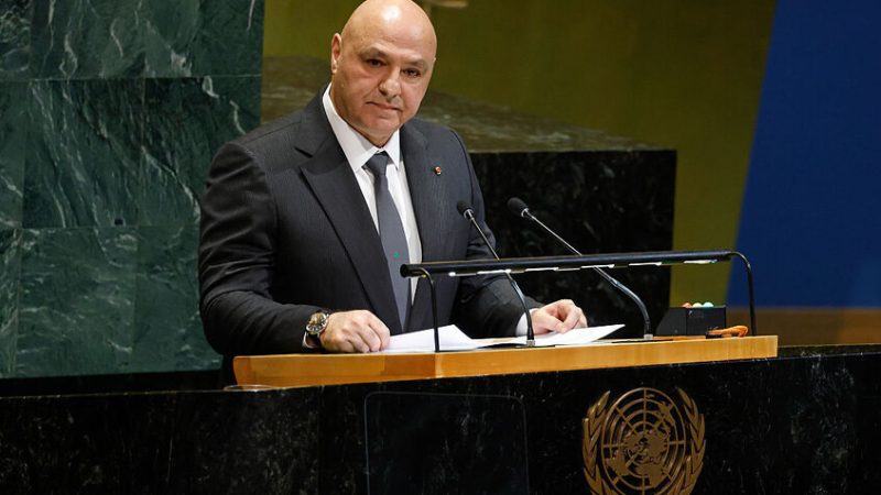 الرئيس اللبناني يرحب بخطة ترامب لوقف الحرب في غزة