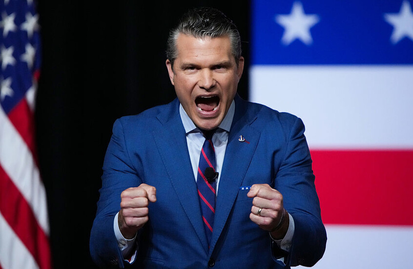 وزير الحرب الأمريكي “يفتح النار” على الجنرالات البدناء (فيديو)