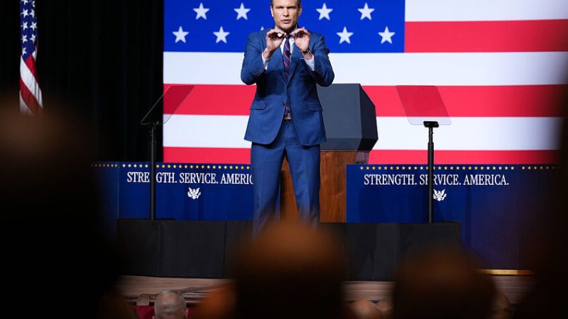 رسالة بيت هيغسيث FAFO إلى الأعداء: ماذا يعني وزير الحرب؟ (فيديو)