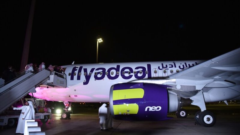 أول رحلة لـ”فلاي أديل” السعودية تصل إلى دمشق (صورة)