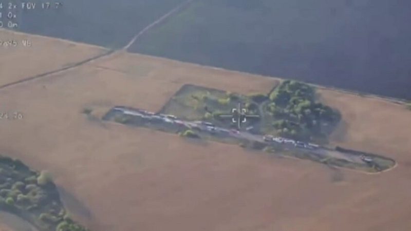 الدفاع الروسية تعلن تدمير قافلة محمّلة بالمسيّرات شمال أوكرانيا (فيديو)