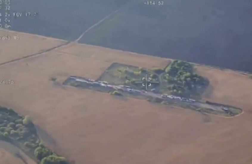 الدفاع الروسية تعلن تدمير قافلة محمّلة بالمسيّرات شمال أوكرانيا (فيديو)