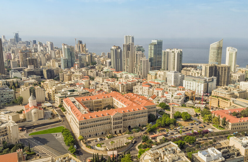 رؤساء الحكومات السابقون في لبنان يتمسكون بحصرية السلاح بيد الدولة