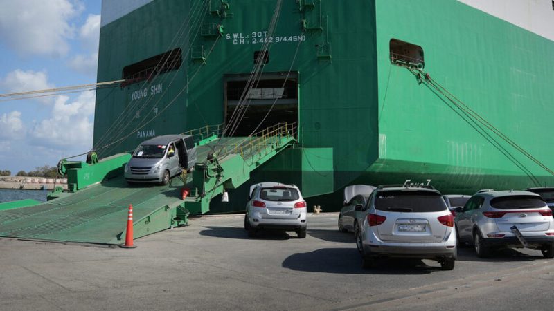 وصول 2000 سيارة من كوريا الجنوبية إلى سوريا (فيديو)