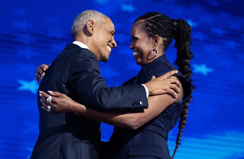 ميشيل أوباما تكشف عن عادة “مقرفة” لزوجها باراك تدفعها للرغبة بـ “ضربه على رأسه”