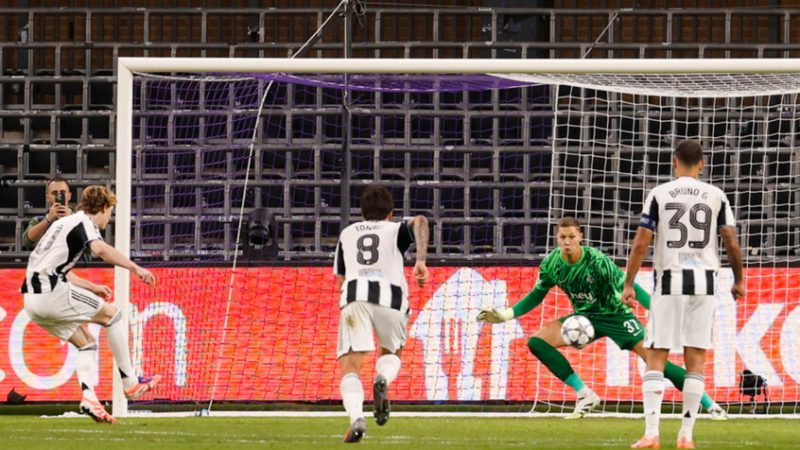 نيوكاسل يهزم سانت جيلواز برباعية في دوري أبطال أوروبا