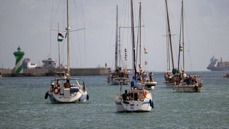 نائب بريطاني يندد باعتراض إسرائيل لأسطول “الصمود” ويطالب بمعاقبتها ووقف تسليحها