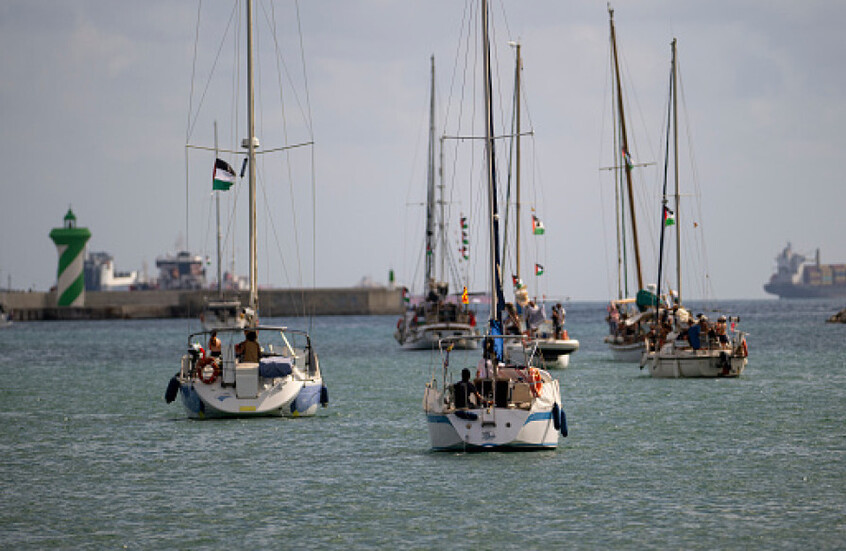 نائب بريطاني يندد باعتراض إسرائيل لأسطول “الصمود” ويطالب بمعاقبتها ووقف تسليحها