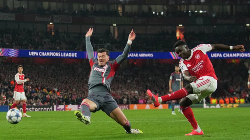 أرسنال يتخطى أولمبياكوس بثنائية في دوري الأبطال