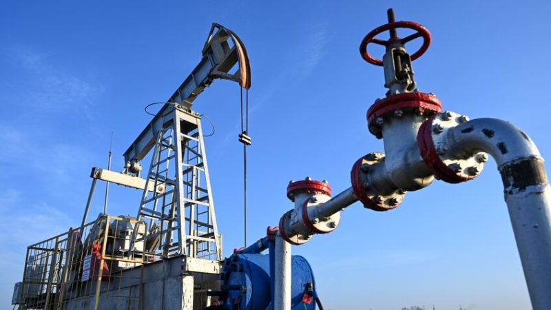 ارتفاع أسعار النفط وسط مخاوف من تشديد العقوبات على الخام الروسي