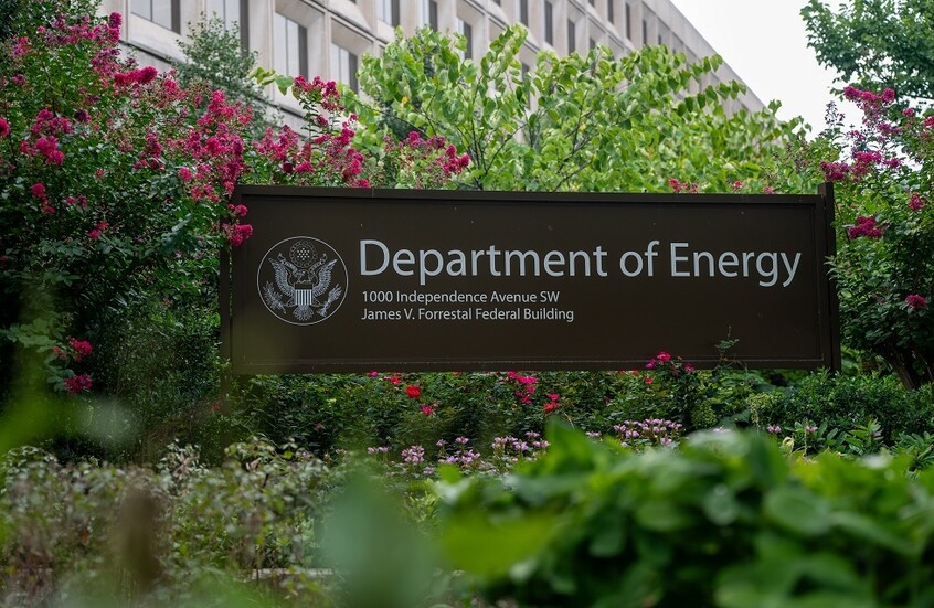 وزارة الطاقة الأمريكية توقف تمويل 223 مشروعا لتوفير 7.56 مليار دولار