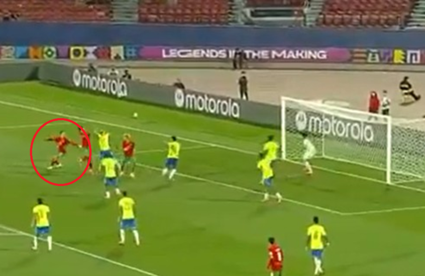 النجم المغربي معما يخطف الأنظار بهدف مذهل في شباك البرازيل (فيديو)