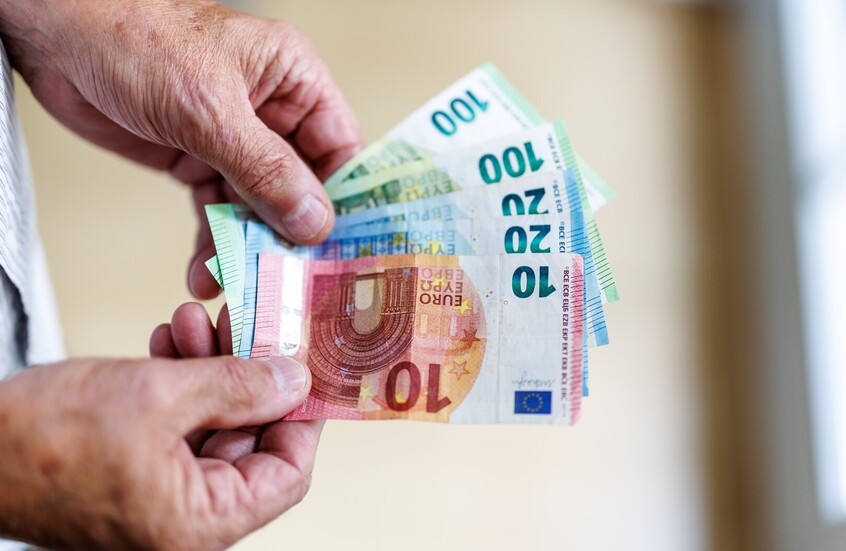 معدل البطالة في منطقة اليورو يسجل ارتفاعا