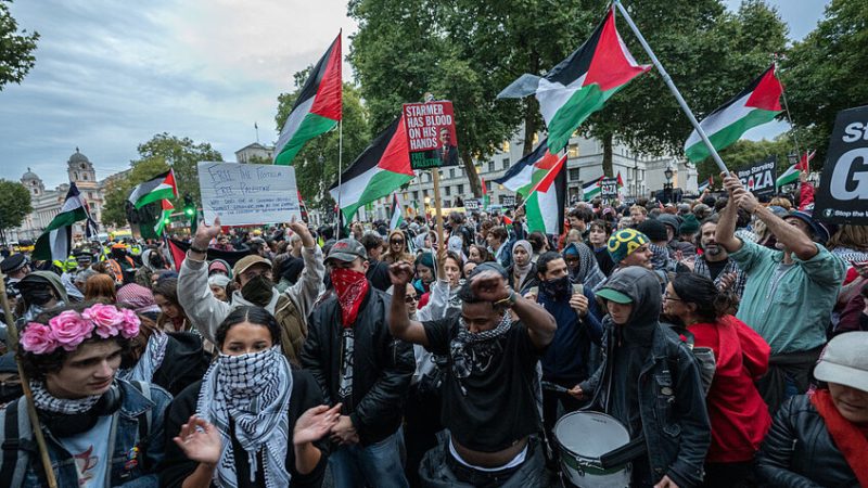 بعد هجوم مانشستر.. وزيرة الداخلية البريطانية تدعو المتظاهرين المؤيدين لفلسطين إلى إلغاء المظاهرات