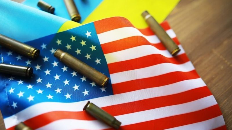 “التلغراف”: إغلاق الحكومة الأمريكية يهدد بتأخير تسليم الأسلحة إلى كييف