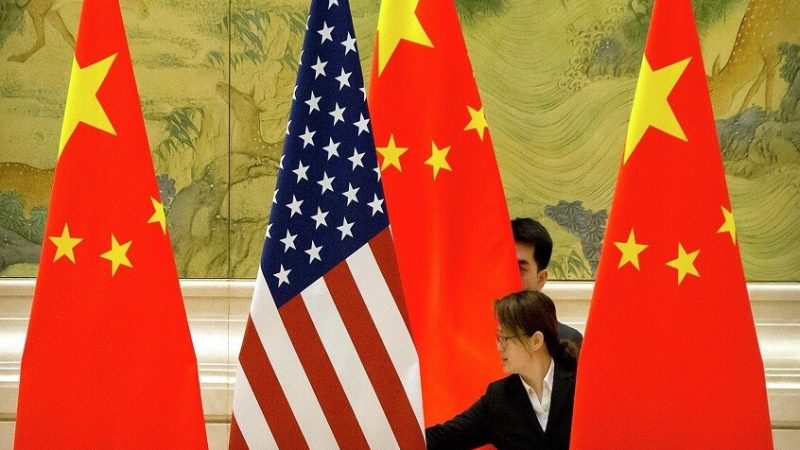 “بلومبرغ”: الصين تعرض على الولايات المتحدة استثمارات بقيمة تريليون دولار لرفع القيود التجارية