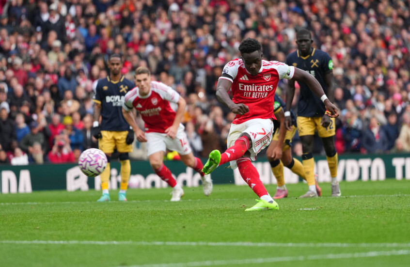 أرسنال يعبر وستهام ويرتقي إلى صدارة الدوري الإنجليزي مؤقتا