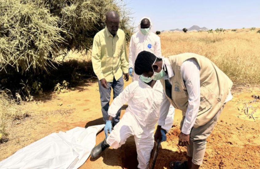 السودان.. “جثث على الطرقات”.. رحلة الموت من الفاشر إلى طويلة هربا من الجوع والرعب